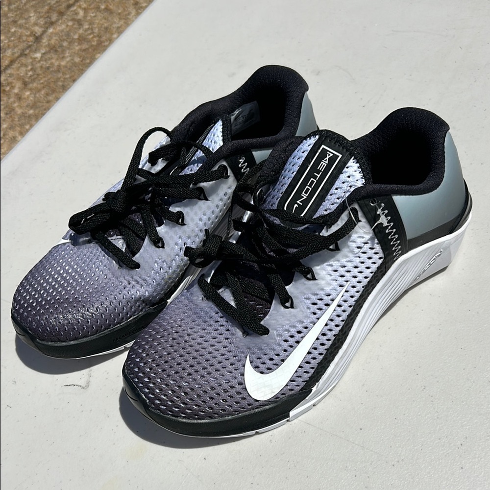 Nike Black and Gray Training Sneakers